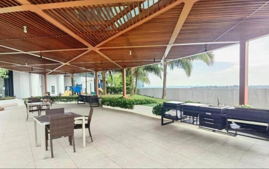 Almas Suites Poolview Netflix 100Mbps Bystay Nusajaya  Buitenkant foto